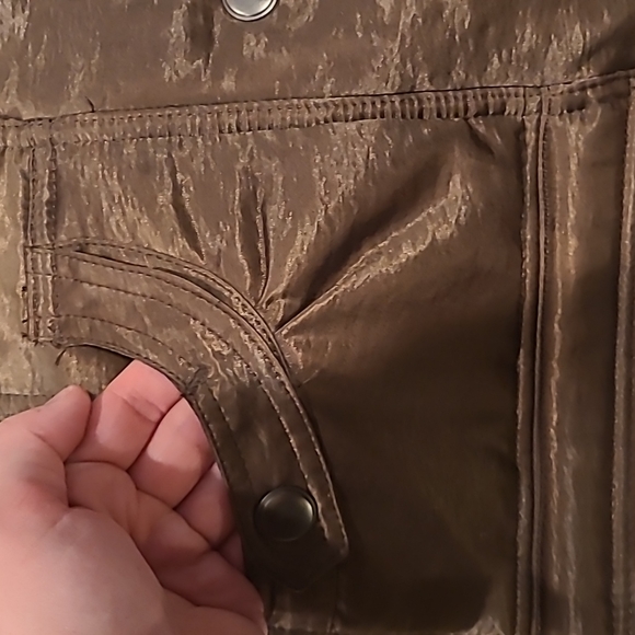 Vest - Picture 2 of 7